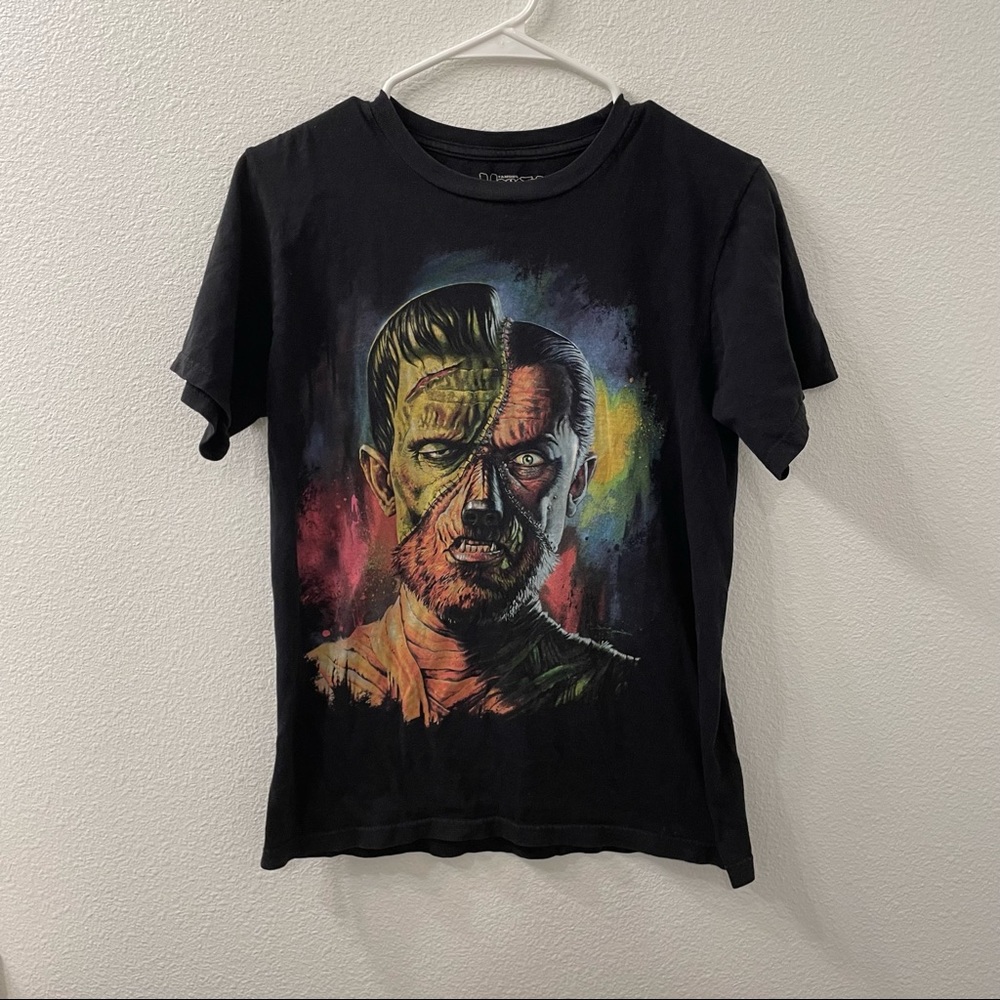 Classic monsters shirt black small